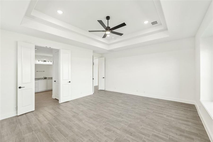 Spacious, unfurnished interior of a new home in Glenbrook, Red Oak (Image 32).