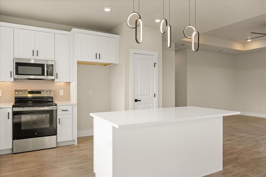 Furnished interior view inside a new home in , Granbury (Image 5). Furnished interior view inside a new home in , Granbury (Image 5).