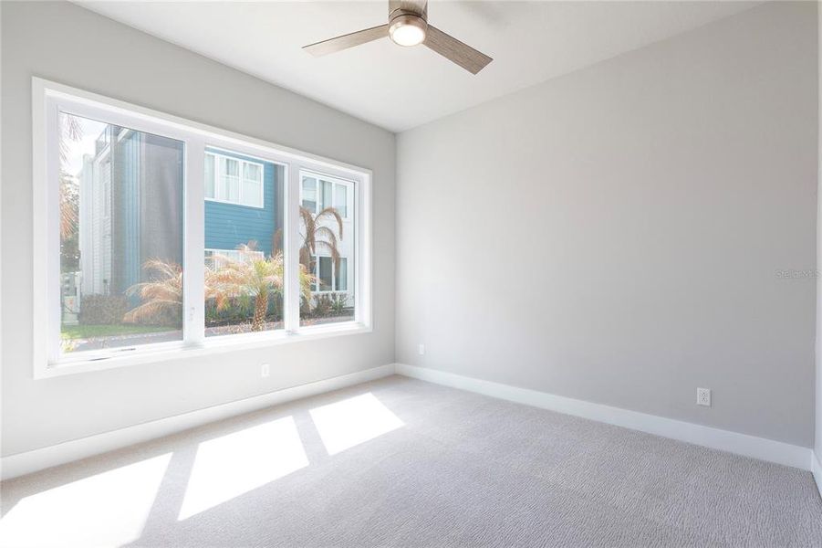 Spacious, unfurnished interior of a new home in , Reunion (Image 10).