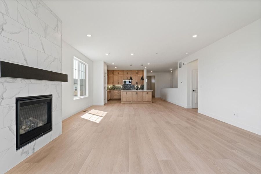 Spacious, unfurnished interior of a new home in The Nest Reserve at Canyon Creek, Erie (Image 12).