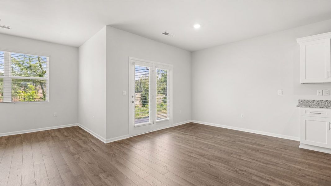 Spacious, unfurnished interior of a new home in Highland Hills, Graniteville (Image 11).