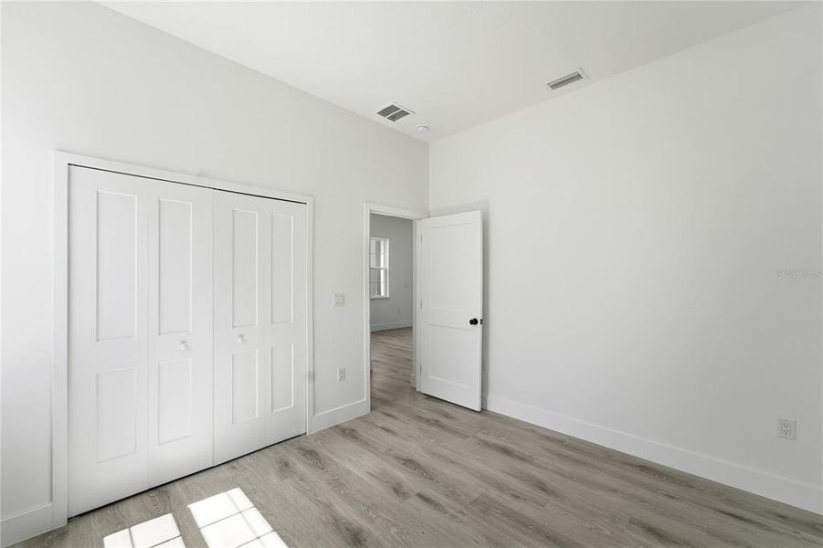 Spacious, unfurnished interior of a new home in , Ocala (Image 28).