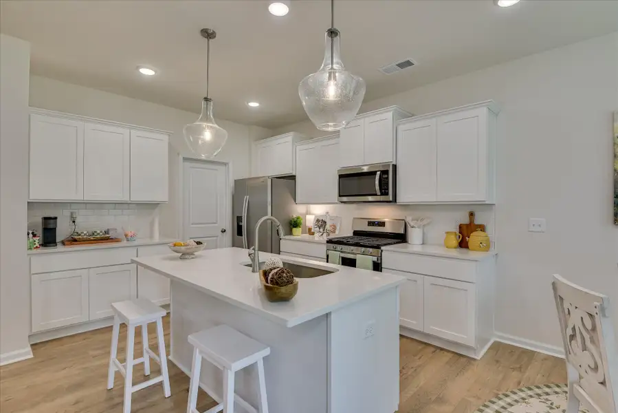 Representative furnished interior of a home built from the Insha by Veranda Homes in Heritage Bay, Sumter (Image 10).