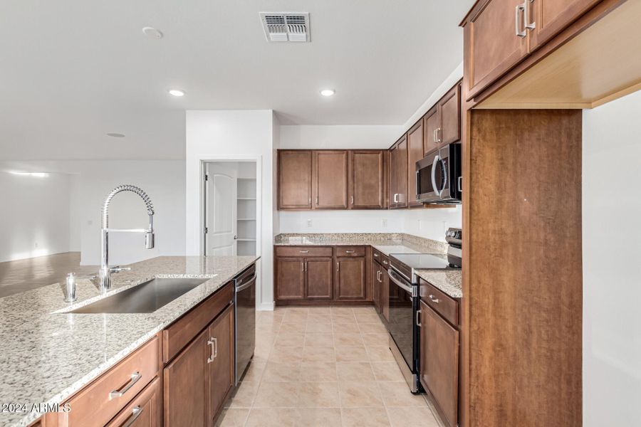 15 - 234th Lot 87 Kitchen