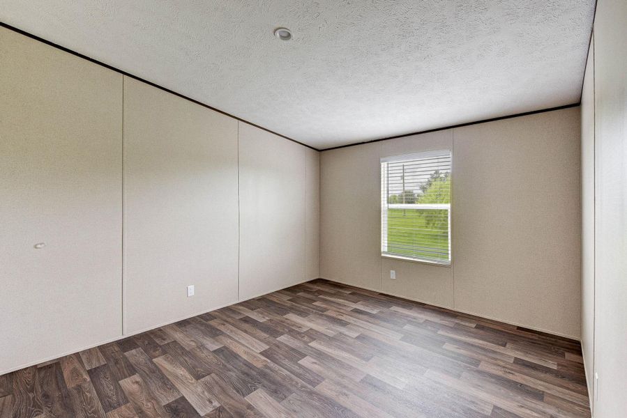 Spacious, unfurnished interior of a new home in , Santa Fe (Image 27).