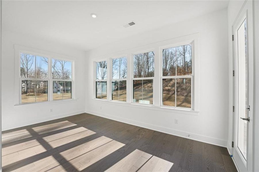 Spacious, unfurnished interior of a new home in Sterling Pointe, Cumming (Image 58).