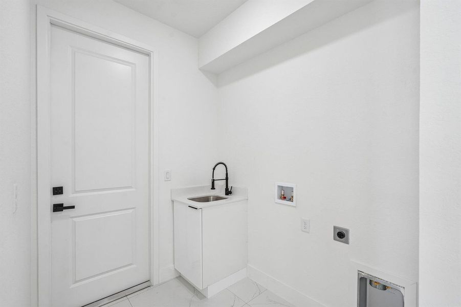 17-web-or-mls-W Broad Cir-S2404-017 17-web-or-mls-W Broad Cir-S2404-017
