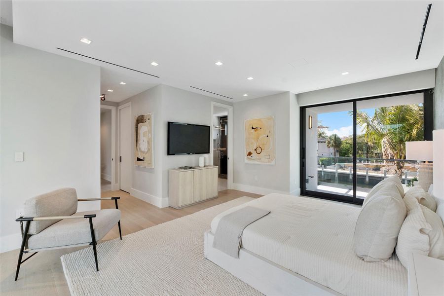 Furnished interior view inside a new home in , Fort Lauderdale (Image 69).