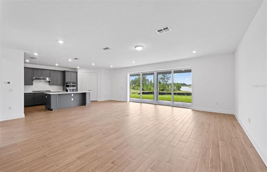 Spacious, unfurnished interior of a new home in Riverwood, Zephyrhills (Image 13).