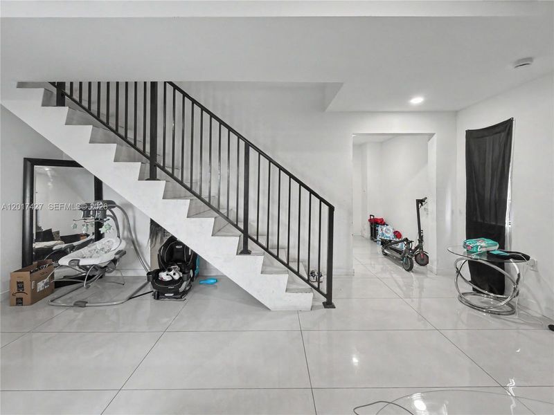 Spacious, unfurnished interior of a new home in , Florida City (Image 20).