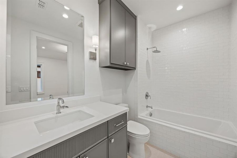 Furnished interior view inside a new home in , Dallas (Image 7). Furnished interior view inside a new home in , Dallas (Image 7).