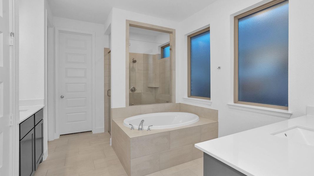 Furnished interior view inside a new home in Valencia, Manvel (Image 6).