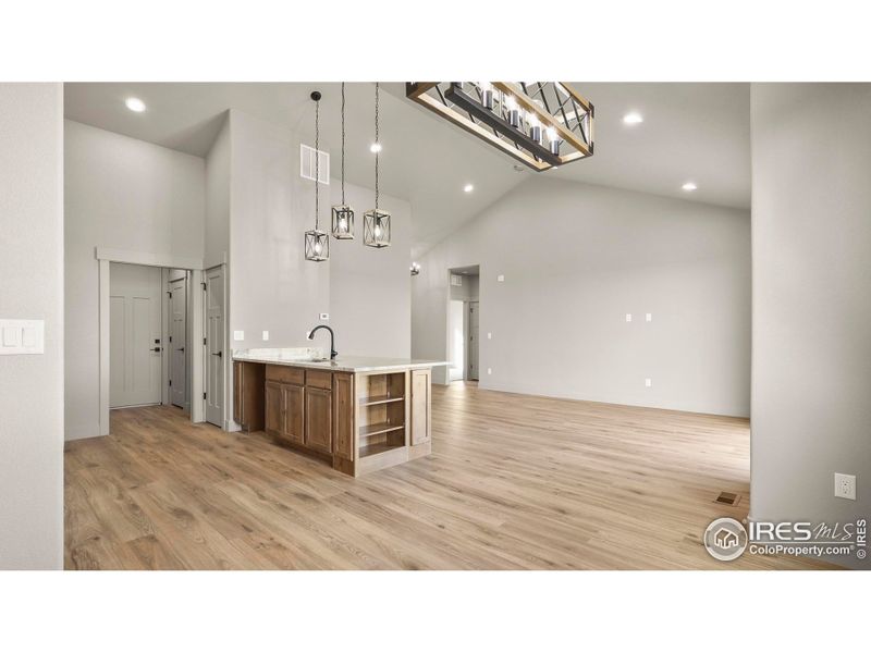 Kitchen Island w/Quartz Countertops Kitchen Island w/Quartz Countertops