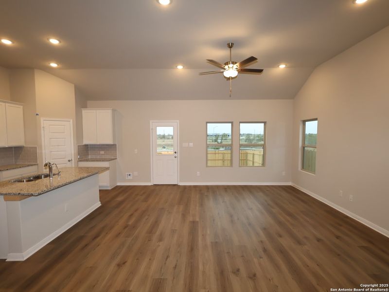 Spacious, unfurnished interior of a new home in Paloma Park, Converse (Image 24). Spacious, unfurnished interior of a new home in Paloma Park, Converse (Image 24).