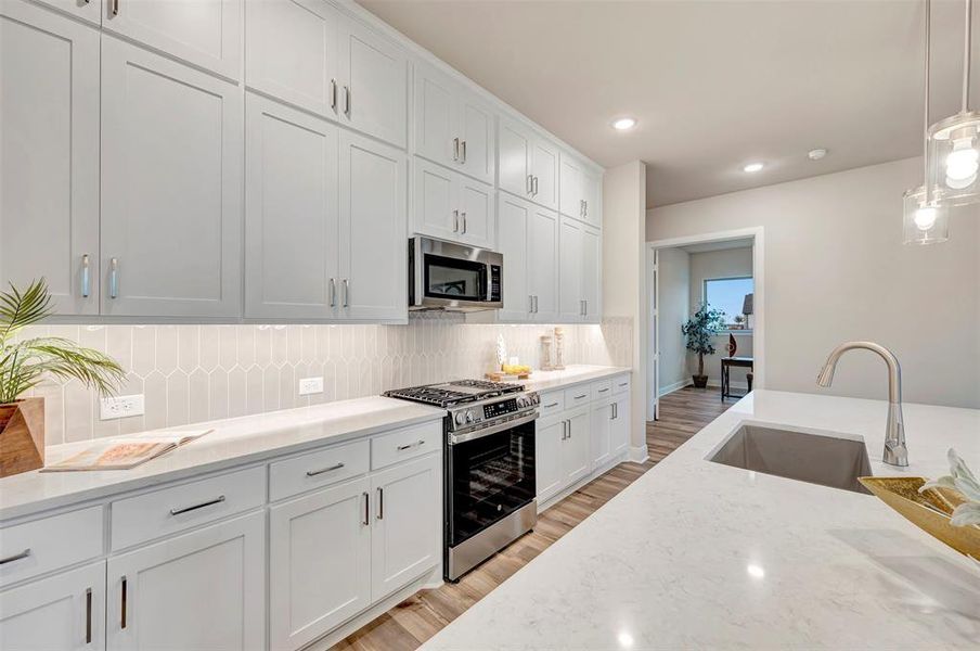 Furnished interior view inside a new home in Myrtle Creek, Waxahachie (Image 16).