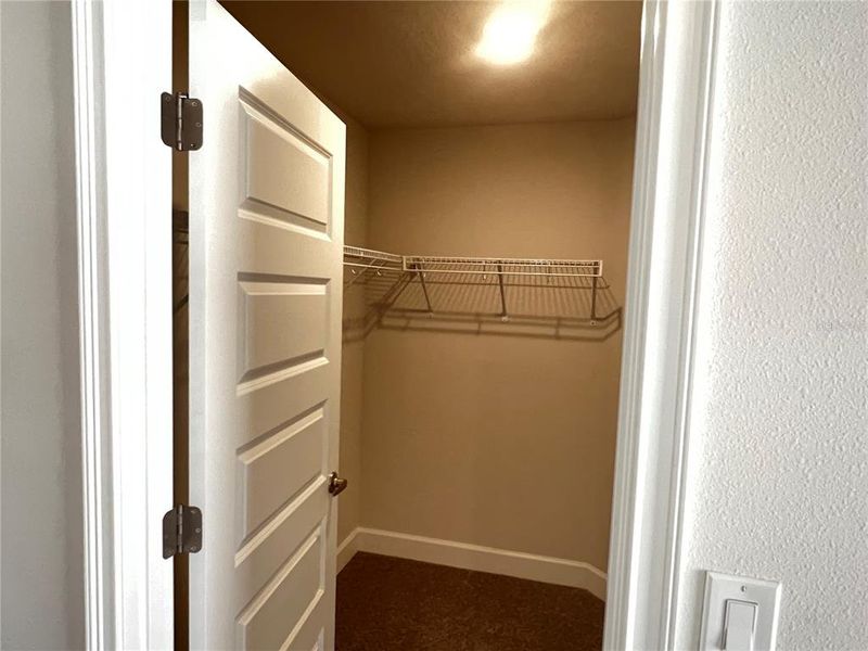 Spacious, unfurnished interior of a new home in , Dade City (Image 14).