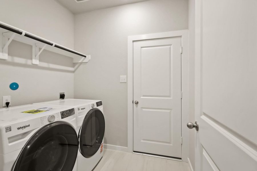 Furnished interior view inside a new home in Westridge Cove, Conroe (Image 10). Furnished interior view inside a new home in Westridge Cove, Conroe (Image 10).