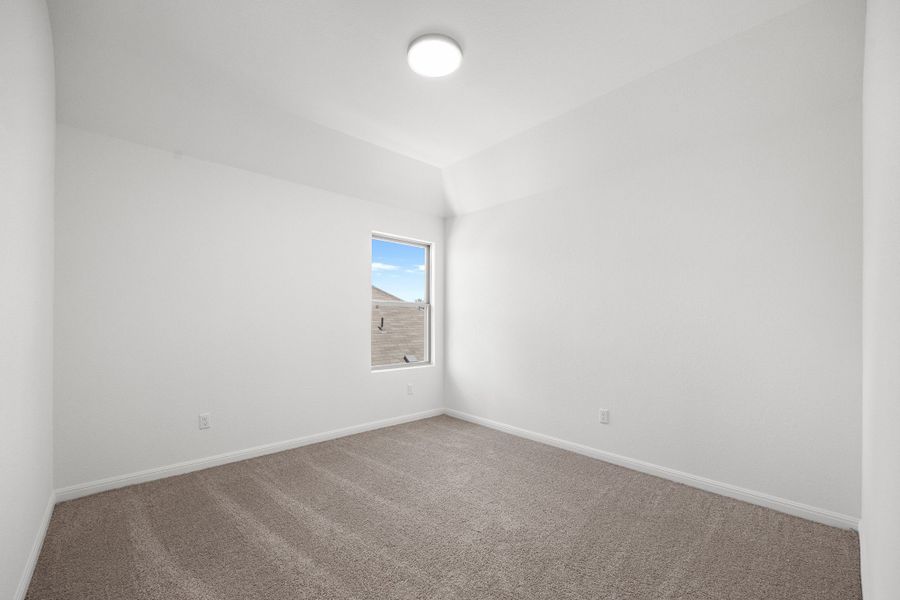 Spacious, unfurnished interior of a new home in Trinity Ranch, Elgin (Image 33).