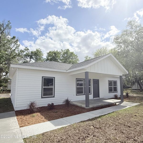 Front exterior of a new home in , Lake Butler, FL, highlighting curb appeal (Image 23). Front exterior of a new home in , Lake Butler, FL, highlighting curb appeal (Image 23).