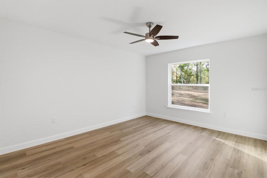 Spacious, unfurnished interior of a new home in , Citrus Springs (Image 37).