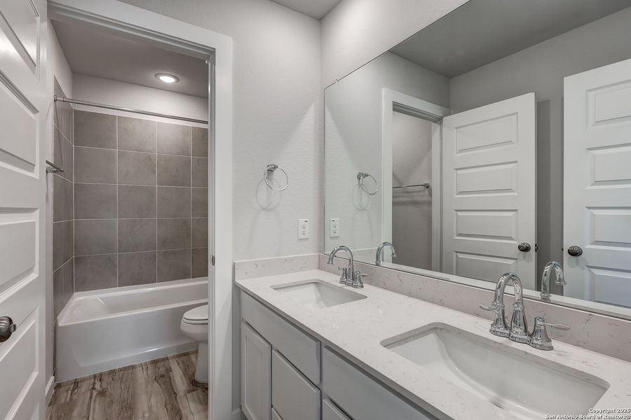 Furnished interior view inside a new home in Hiddenbrooke, Seguin (Image 14). Furnished interior view inside a new home in Hiddenbrooke, Seguin (Image 14).