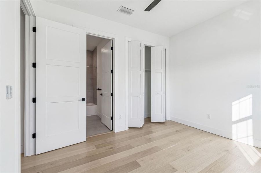 Spacious, unfurnished interior of a new home in , St. Petersburg (Image 51).