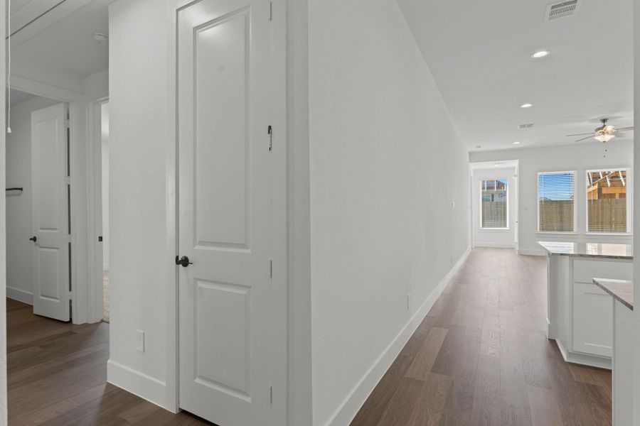 Spacious, unfurnished interior of a new home in Westland Ranch 60' Homesites, League City (Image 20). Spacious, unfurnished interior of a new home in Westland Ranch 60' Homesites, League City (Image 20).