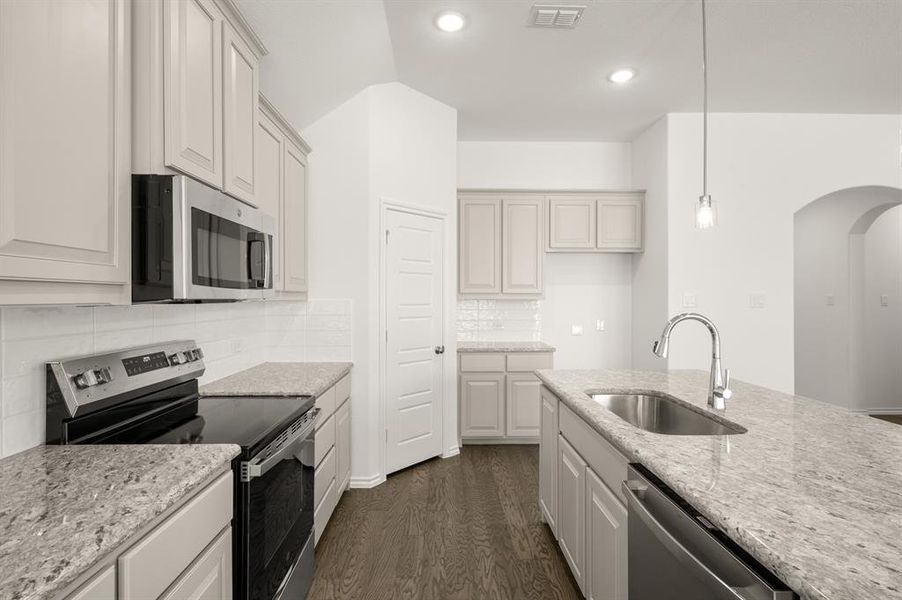 1128 Avery- Kitchen-3 1128 Avery- Kitchen-3