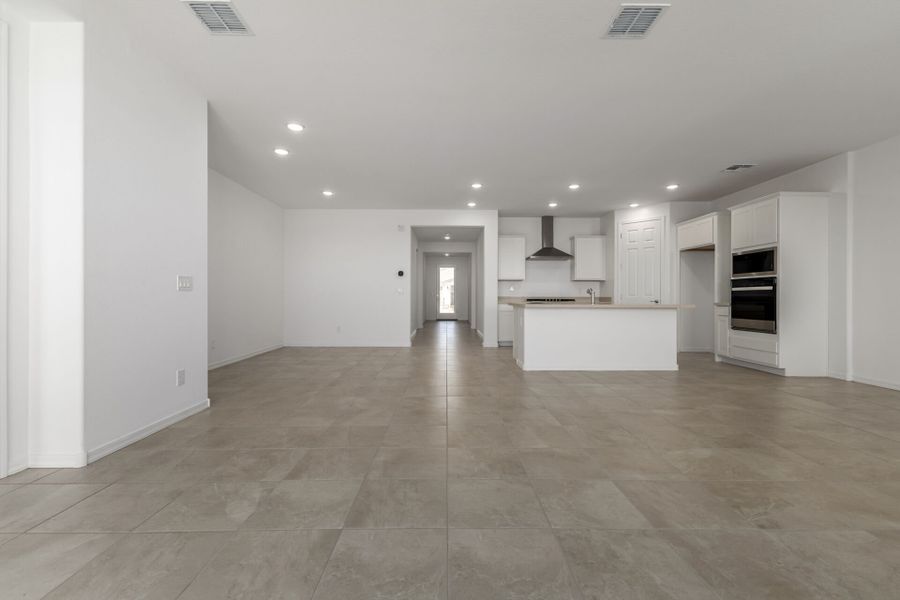 Spacious, unfurnished interior of a new home in Tierra Vistoso, Surprise (Image 5).