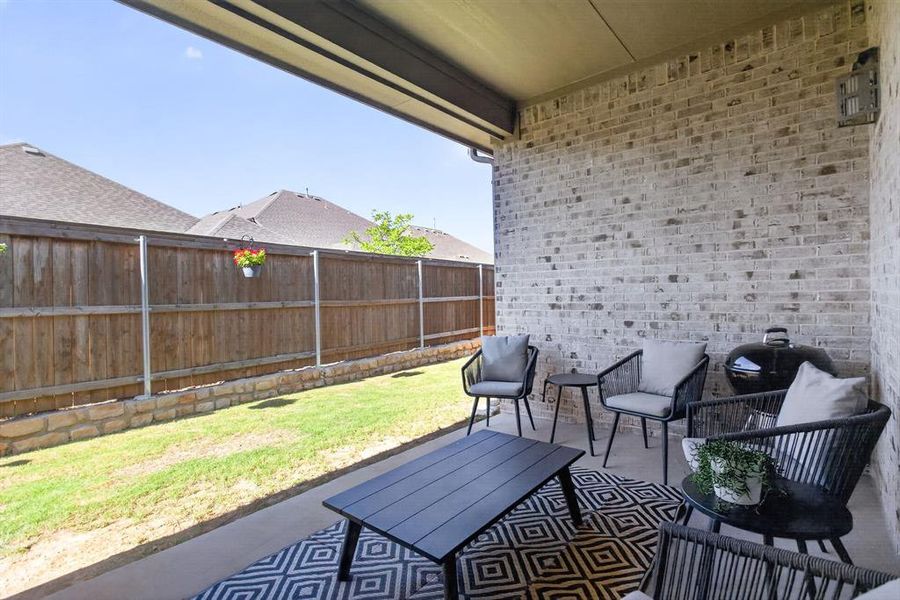 Good-sized covered back porch for hanging out. Good-sized covered back porch for hanging out.
