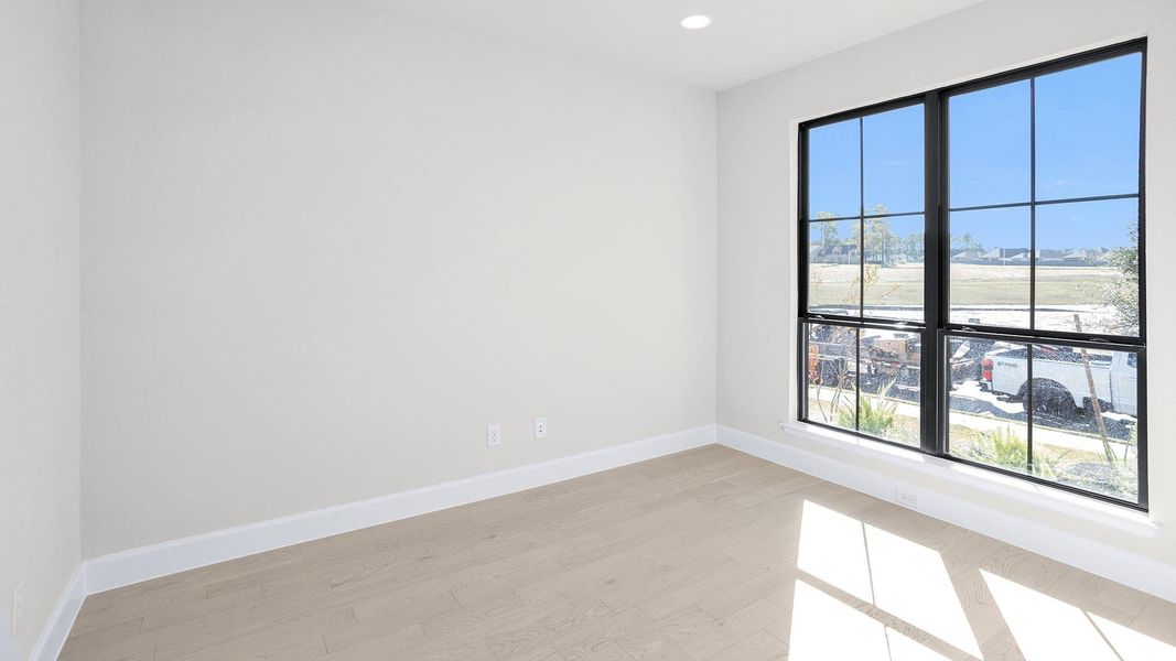 Spacious, unfurnished interior of a new home in Escondido 80', Magnolia (Image 10).