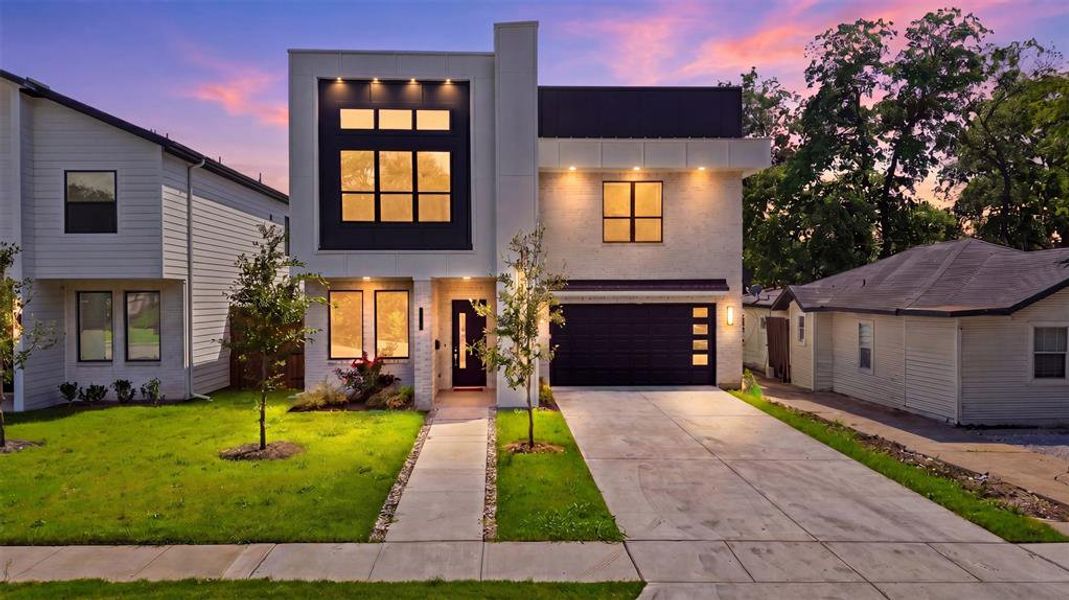 New construction luxury in East Dallas's Lakewood area
* 617 Parkview Ave is ready for its first owner. 4 bed · 4.5 bath · 4,049 sq ft · $875,000 New construction luxury in East Dallas's Lakewood area
* 617 Parkview Ave is ready for its first owner. 4 bed · 4.5 bath · 4,049 sq ft · $875,000