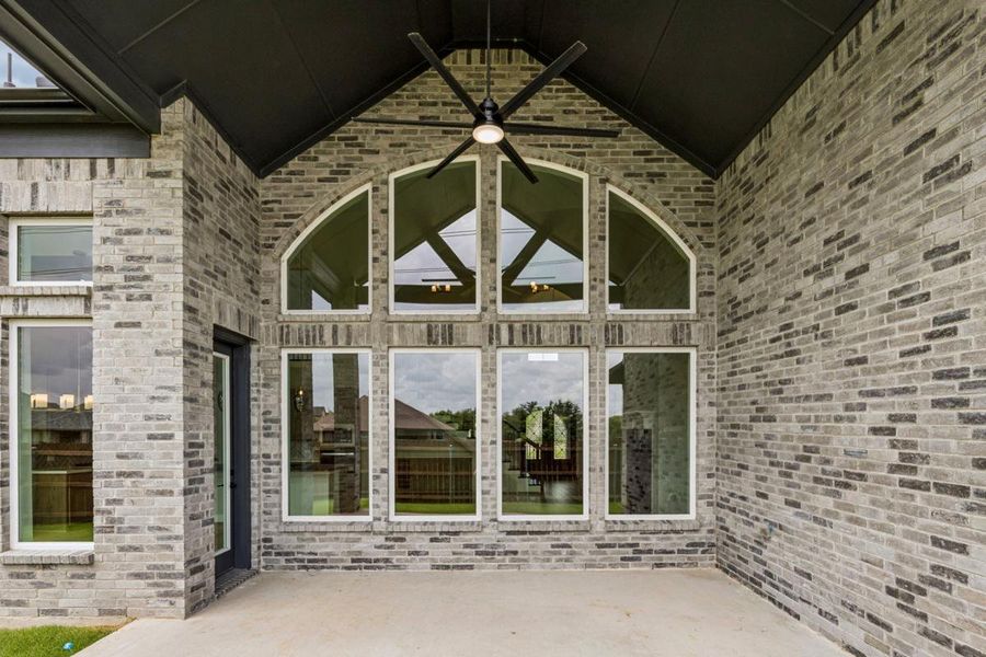 Exterior details and patio area of a home in Cedar Ridge Estates, Grand Prairie (Image 19).