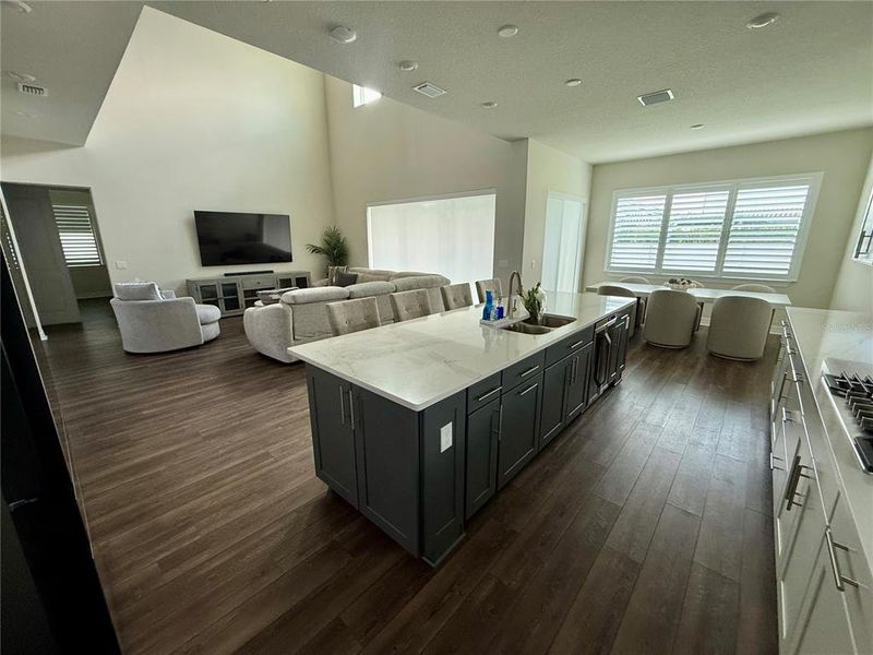 Furnished interior view inside a new home in , Orlando (Image 43).