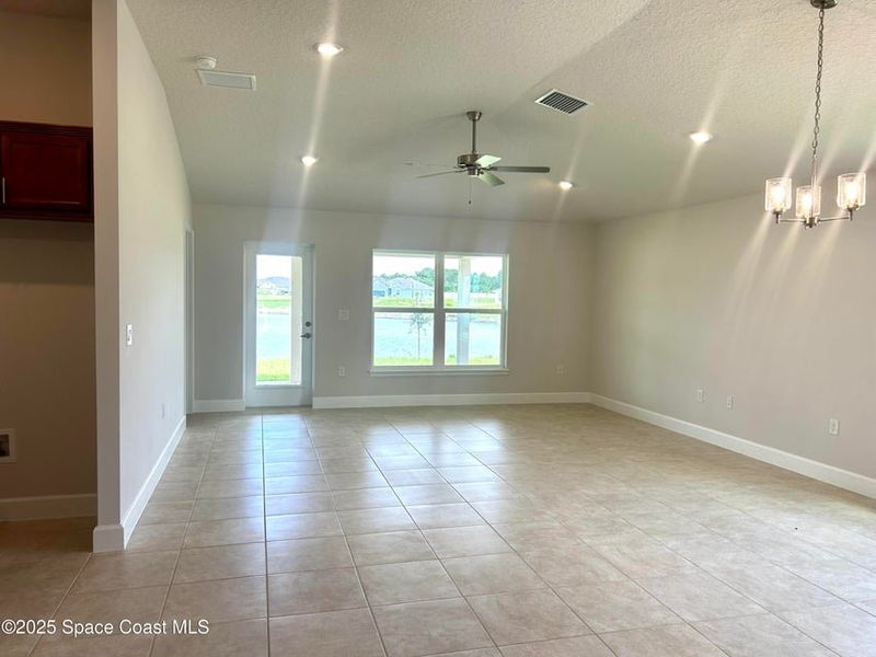 Spacious, unfurnished interior of a new home in St. John Preserve, Palm Bay (Image 8).