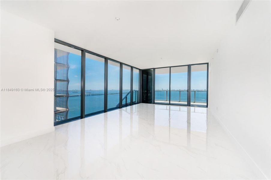 Spacious, unfurnished interior of a new home in Aria Reserve, Miami (Image 35).