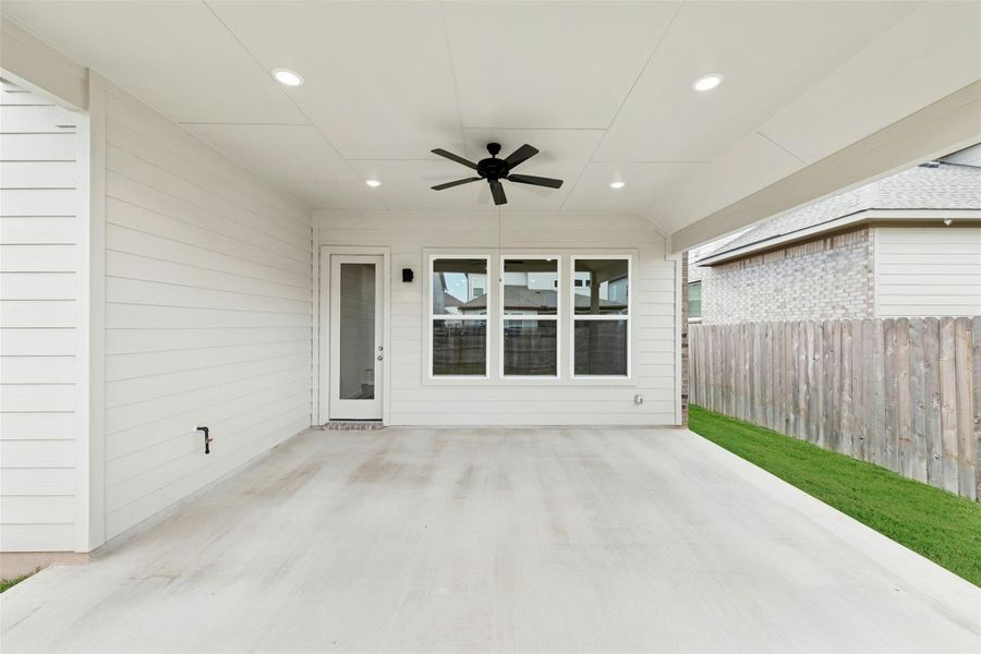 Spacious, unfurnished interior of a new home in University Heights, Round Rock (Image 19). Spacious, unfurnished interior of a new home in University Heights, Round Rock (Image 19).