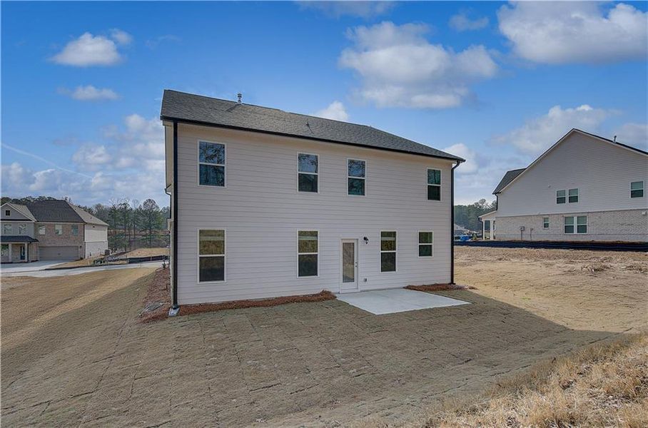 Exterior details and patio area of a home in Hamilton Lakes, Lawrenceville (Image 17).