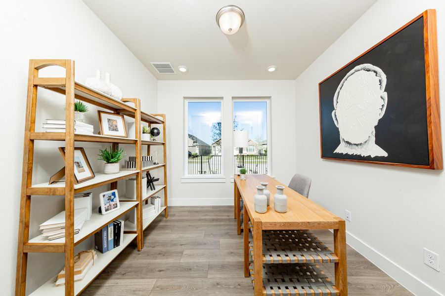 Furnished interior view inside a new home in Amira, Tomball (Image 6).