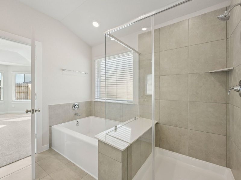 Furnished interior view inside a new home in Stewart's Ranch, Conroe (Image 11).