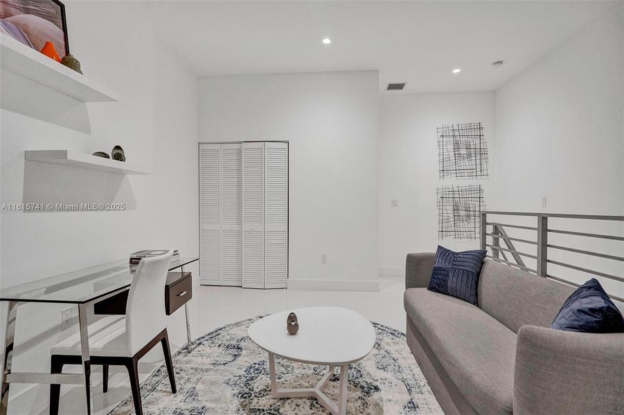 Furnished interior view inside a new home in , Fort Lauderdale (Image 12).