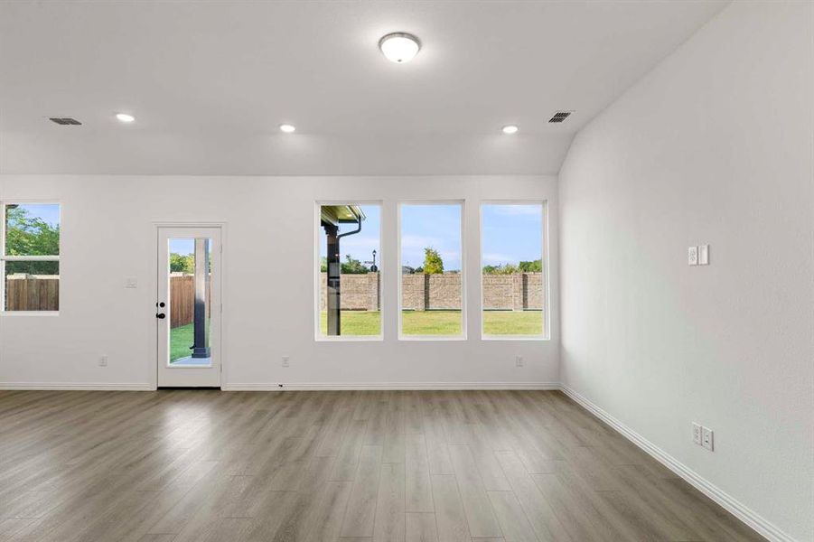 10_11. 2324 Myrtle - Family (2) 10_11. 2324 Myrtle - Family (2)