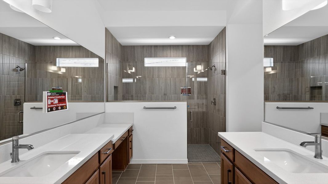 Furnished interior view inside a new home in Estrella, Goodyear (Image 7).