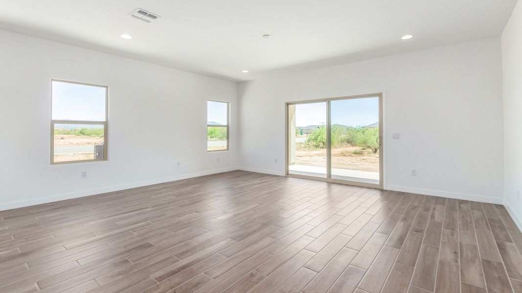 Representative unfurnished interior of a home built from the Sedona - Plan H50T7 by D.R. Horton in Sahuarita Acres, Sahuarita (Image 21).
