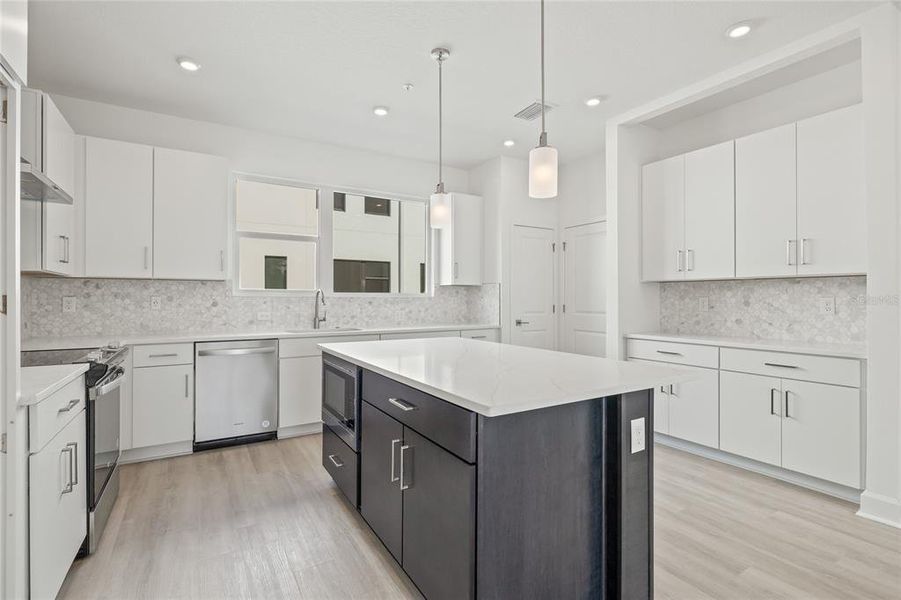 Furnished interior view inside a new home in Alante, St. Petersburg (Image 5). Furnished interior view inside a new home in Alante, St. Petersburg (Image 5).