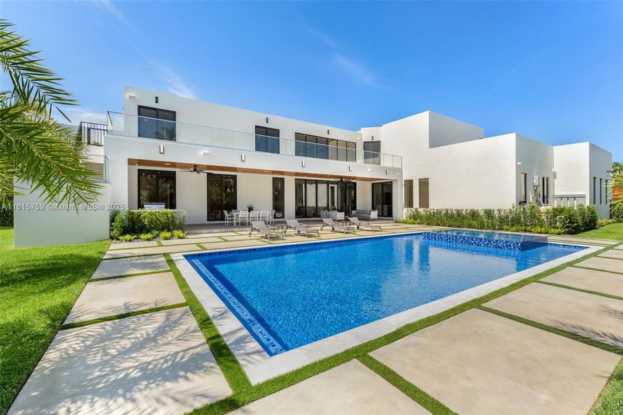 Exterior details and patio area of a home in , Pinecrest (Image 32).
