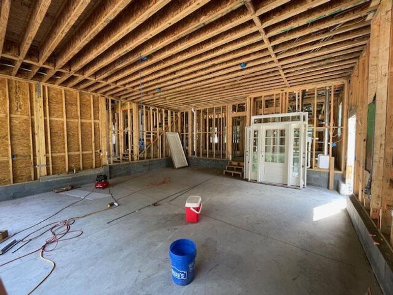 Spacious, unfurnished interior of a new home in , Hollywood (Image 11).