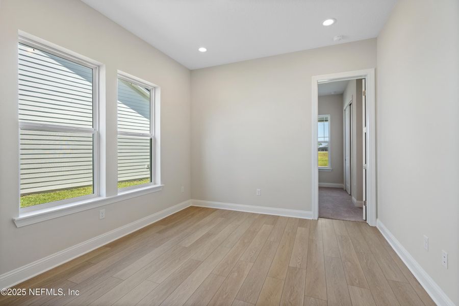 Spacious, unfurnished interior of a new home in Madeira, St. Augustine (Image 25).
