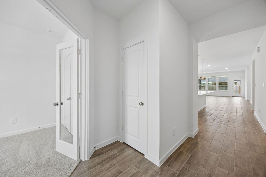 Spacious, unfurnished interior of a new home in Montgomery Bend, Montgomery (Image 15).