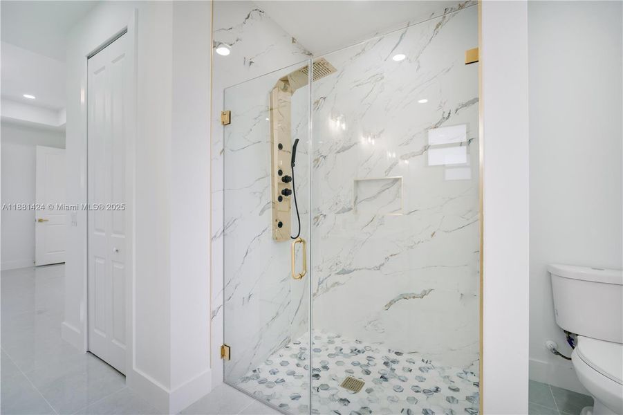 Image 36 of a home in .